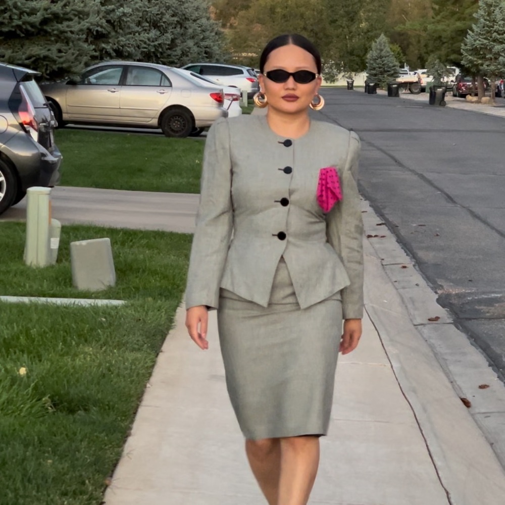 Timeless Vintage Kasper Power Suit: Gray Plaid, Structured Fit, Snatched Waist